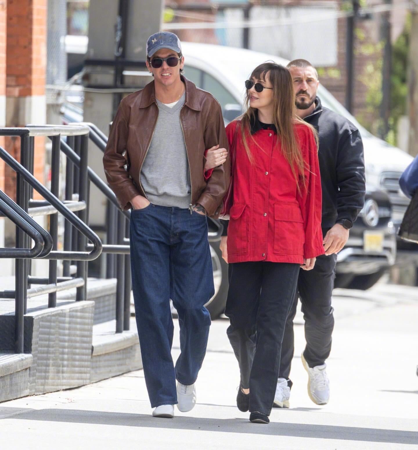 达妹 Dakota Johnson 又和小男友Role Model（Tucker