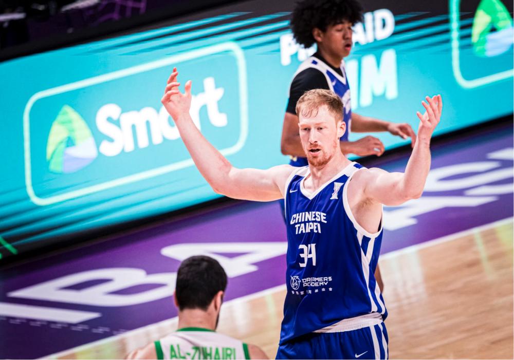 千万不要轻敌！明天打中华台北也是一场硬仗！
下面简单介绍一下省队规划中锋--高柏