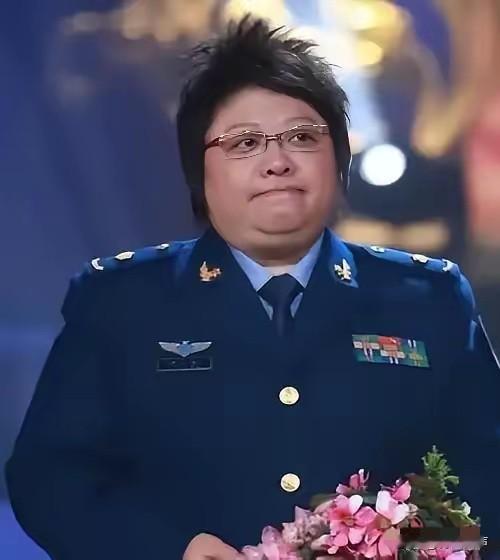 韩红让人别扭的地方，不在于她会不会唱，而在于她越来越像是在用资历说话，而不是用作