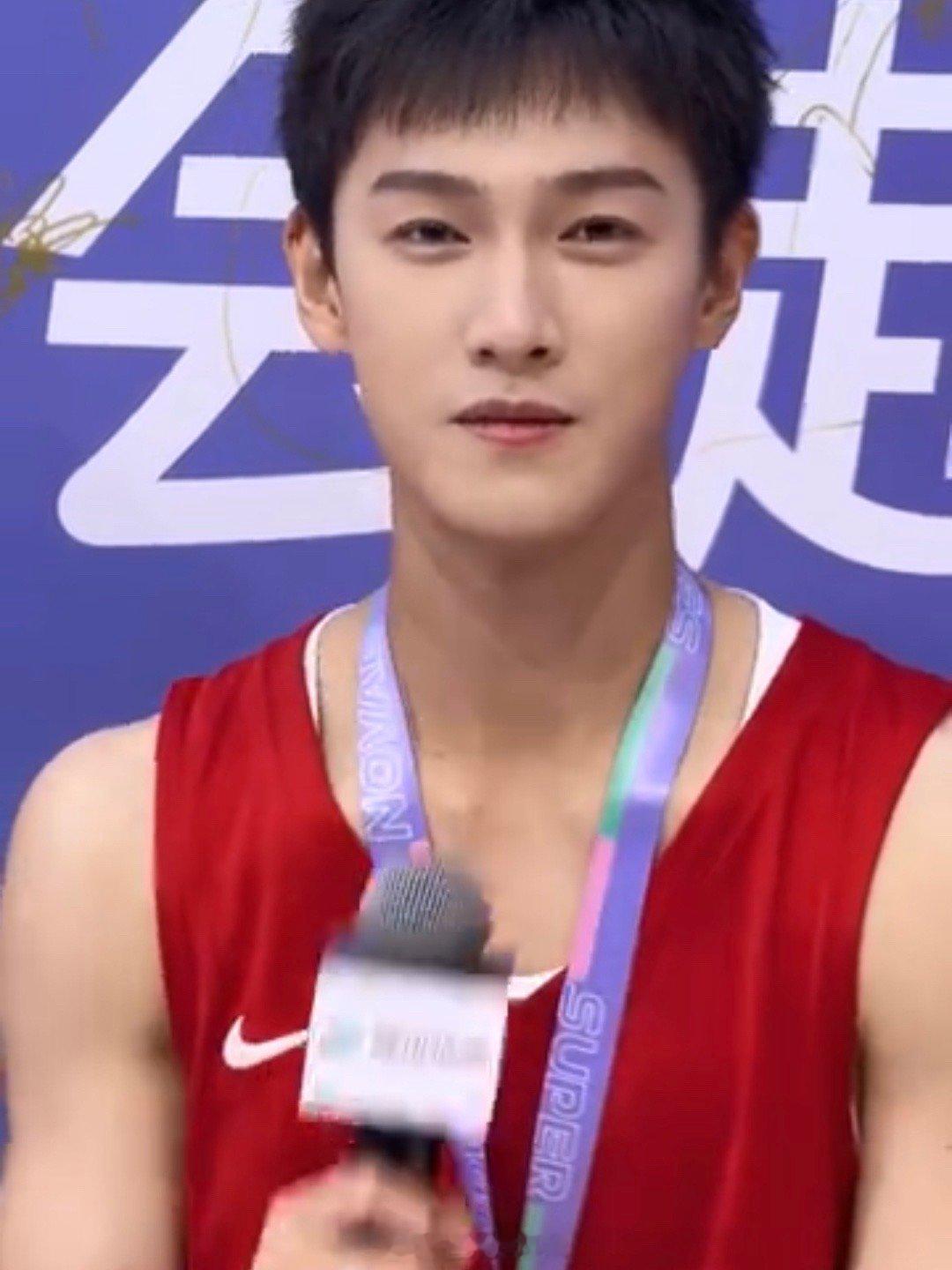 #李昀锐首金是弥补三年前的遗憾#小林还是辣么帅啊！ #李昀锐回应为什么不报游泳#