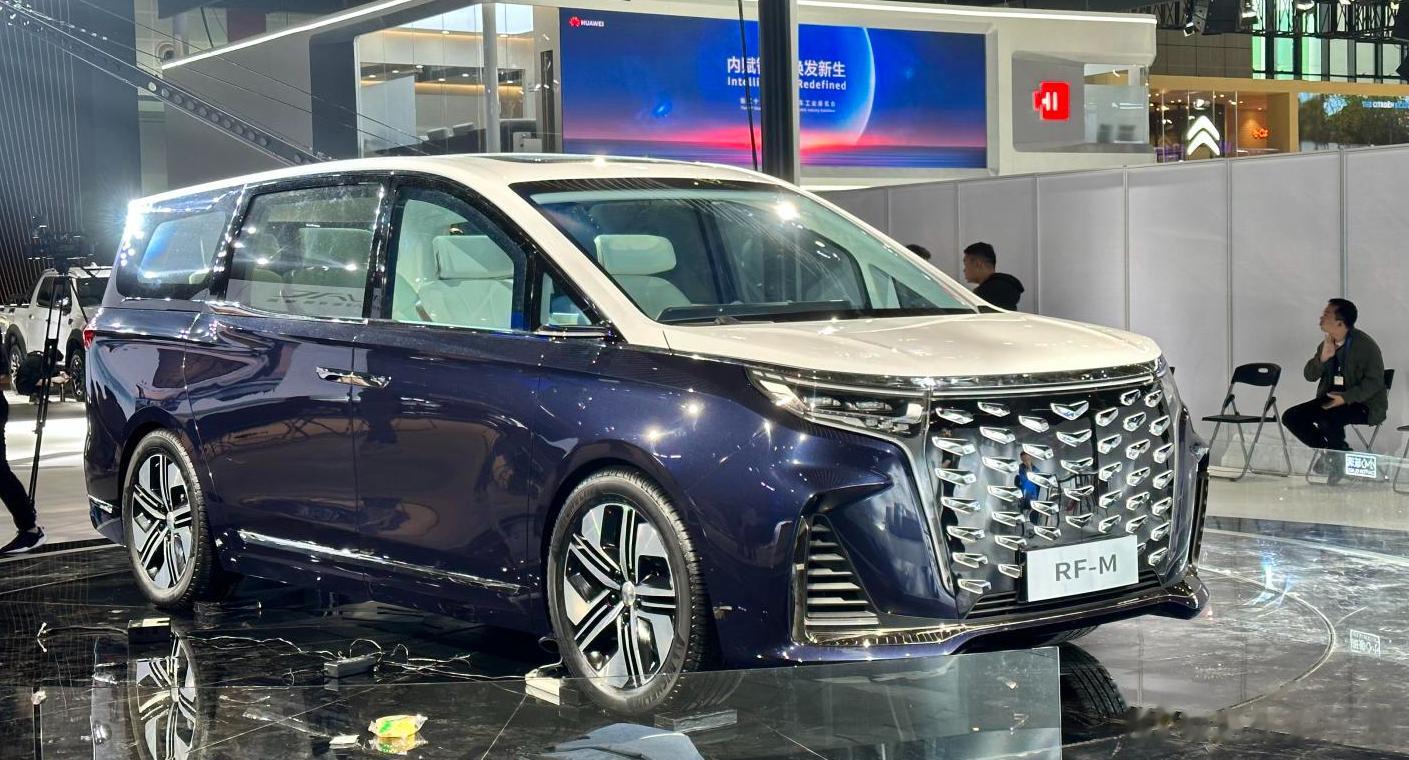 瑞风RF-M概念车亮相，新车基于MUSE架构打造，定位中大型MPV，采用电驱化动