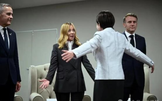 日本急了：主权未定
 
最近日本在岛屿主权问题上显得格外焦躁，根源就在于联合国早