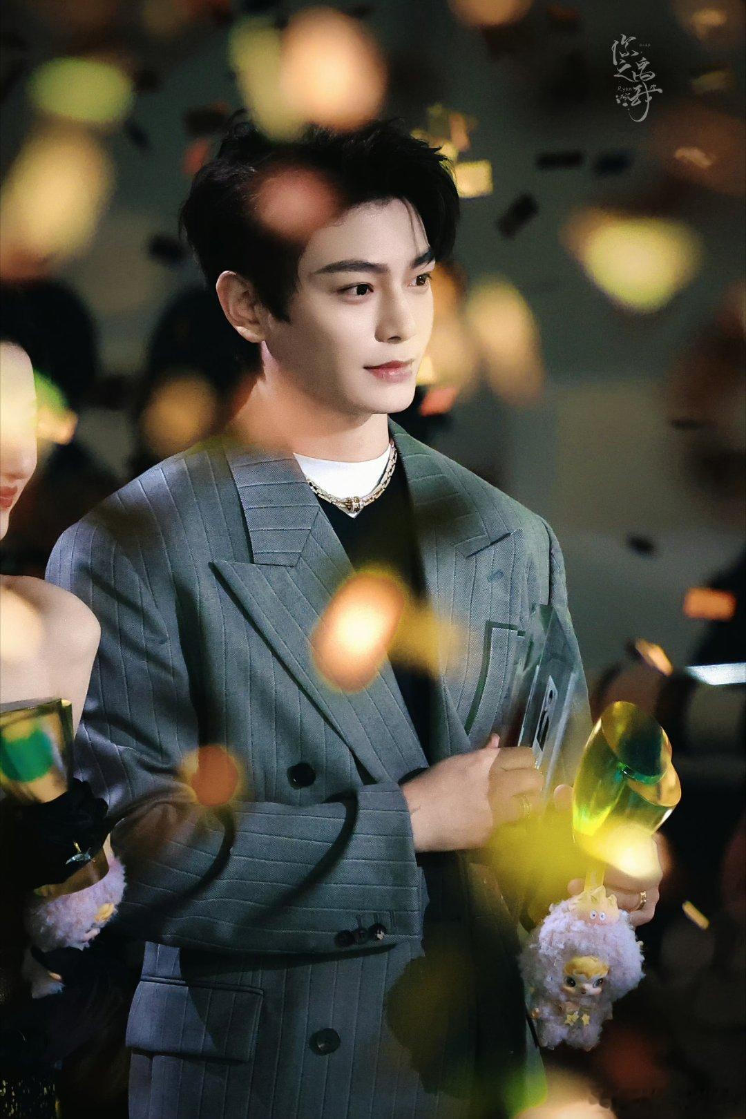 丁禹兮张海侠 dyx丁禹兮南部档案 但行万里路，不问前程，不问归途，只盼久久与君