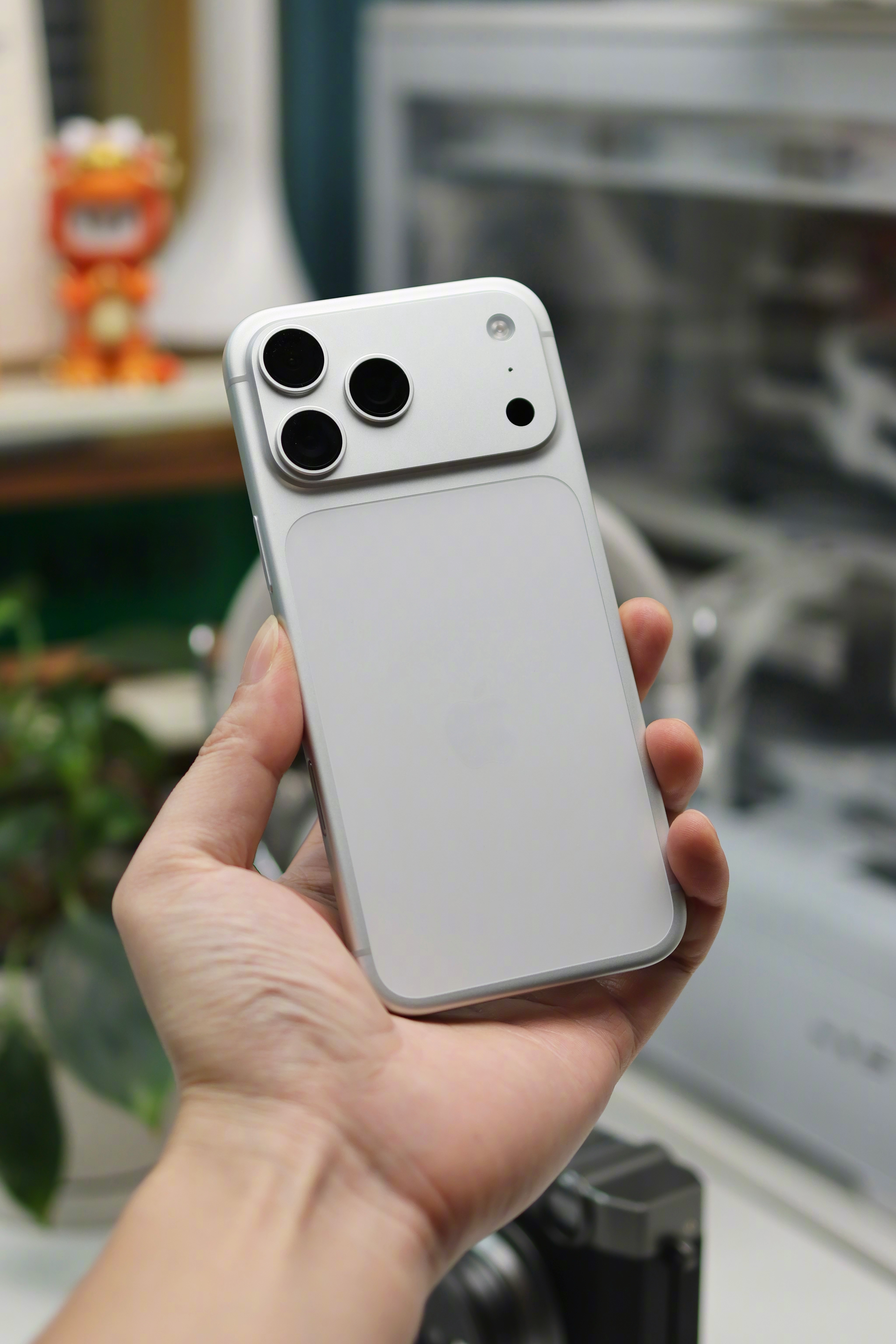 iPhone17系列已经卖了1700多万，产品好坏已经不用质疑了，既然这么好，咱