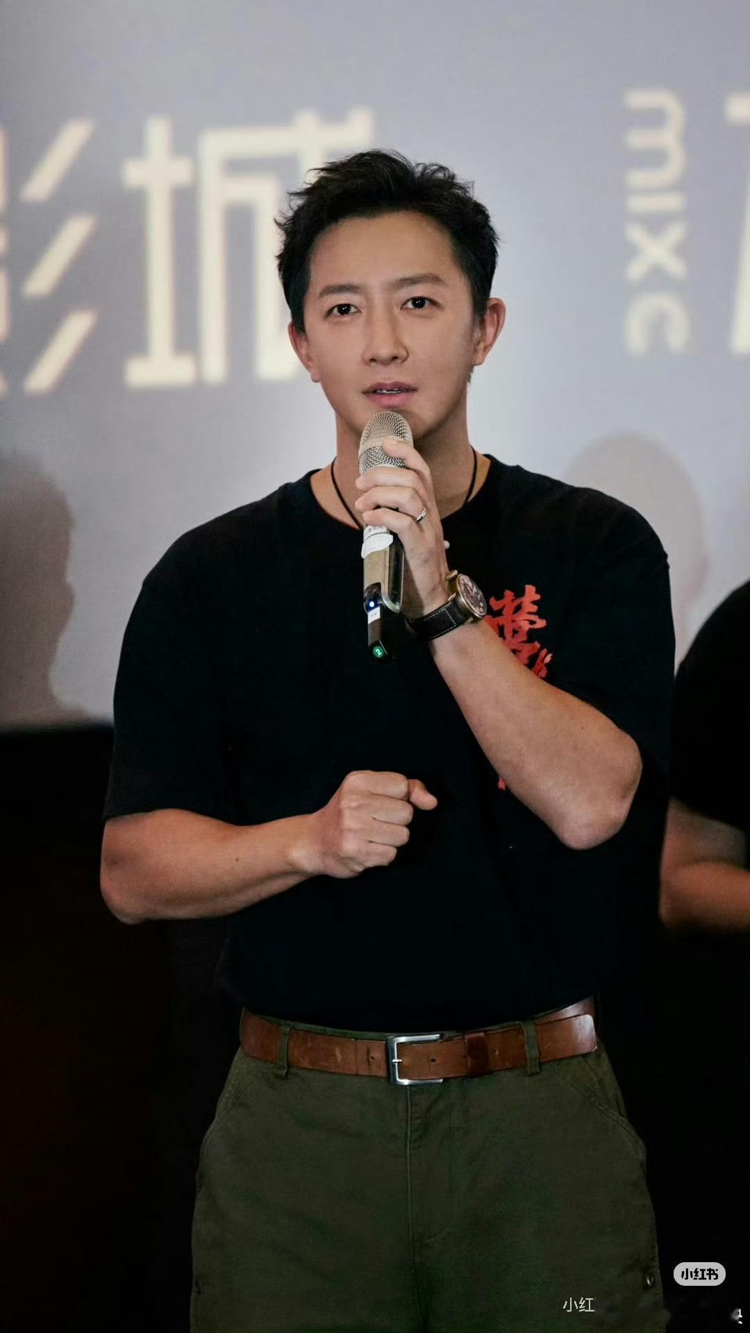 韩庚老年妆韩庚《森中有林》老年妆代入感拉满，神态贴合长辈，落寞背影直击人心，演技