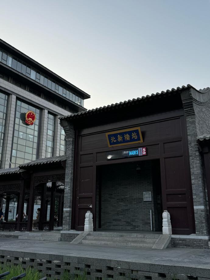今年影像旗舰也太卷了吧！除了卷大底传感器、卷影像算法，还几乎清一色都搭载了潜望长