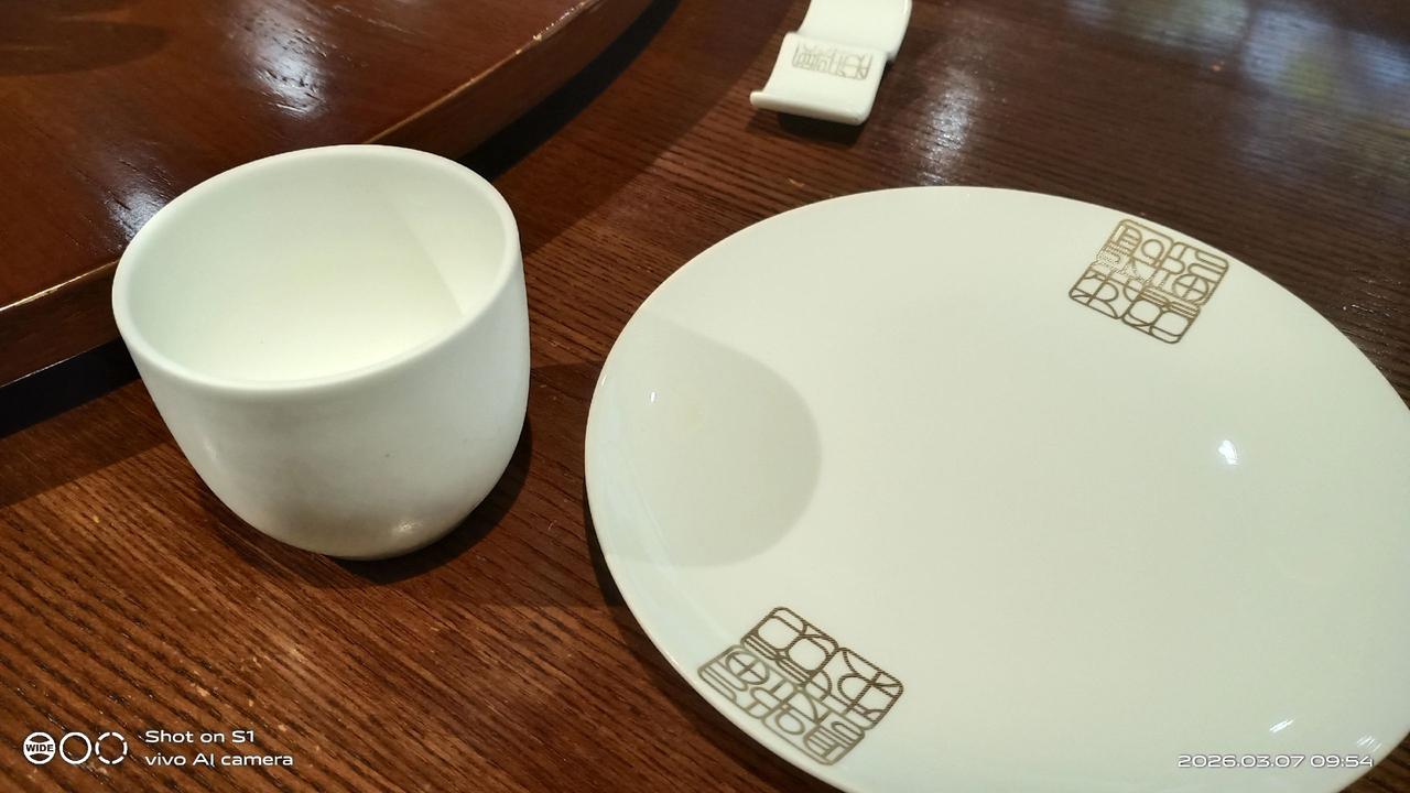 今天的感觉爽过人间高潮！亲眼看到了泼天的富贵，因为富贵如浮云，一路看着浮云随风飘