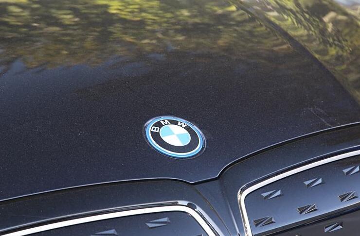 【BBA纷纷退出价格战】宝马中国决定停止持续近一年的“降价保份额”，随后包括奔驰