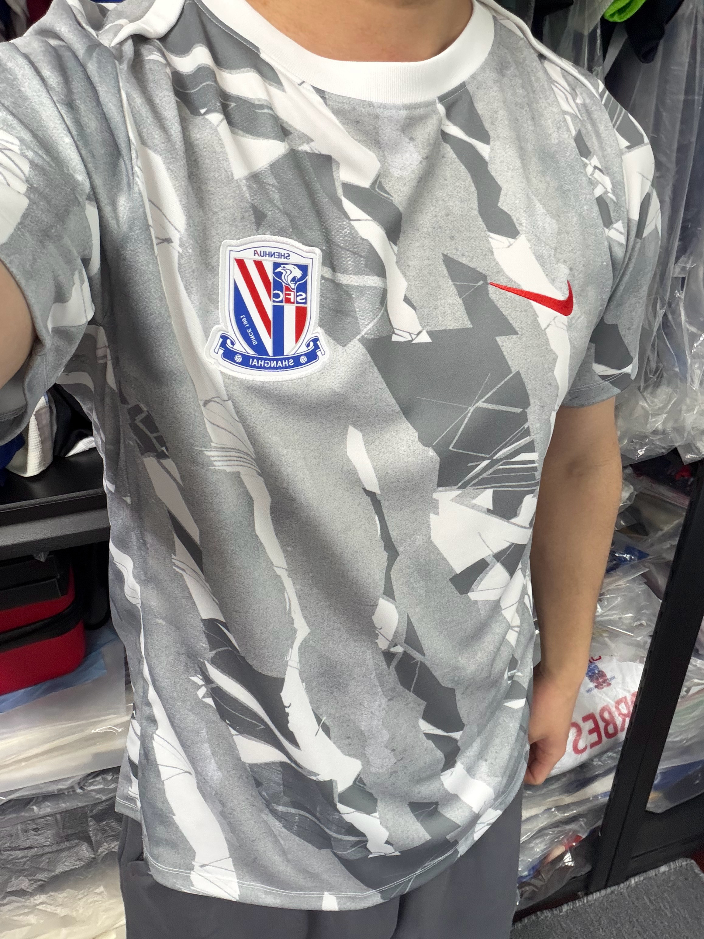 不考虑主队因素，第二批产品推荐这两件贤聊球衣中超