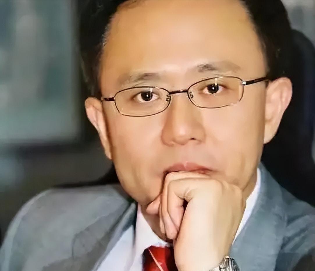 中美“差距”究竟在哪？邱震海语出惊人：“中国辛辛苦苦在14亿人中培养人才，老美是