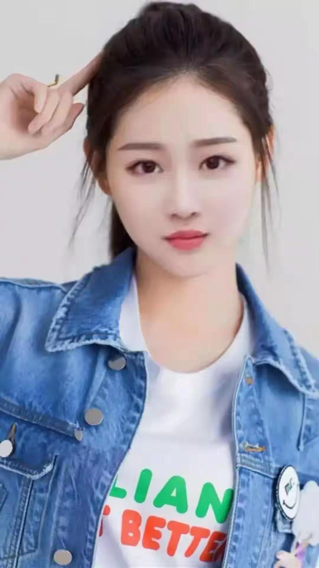 我叔是个老光棍，去世后留了张农业银行的卡。办完后事，我去银行查里面有没有钱。带了