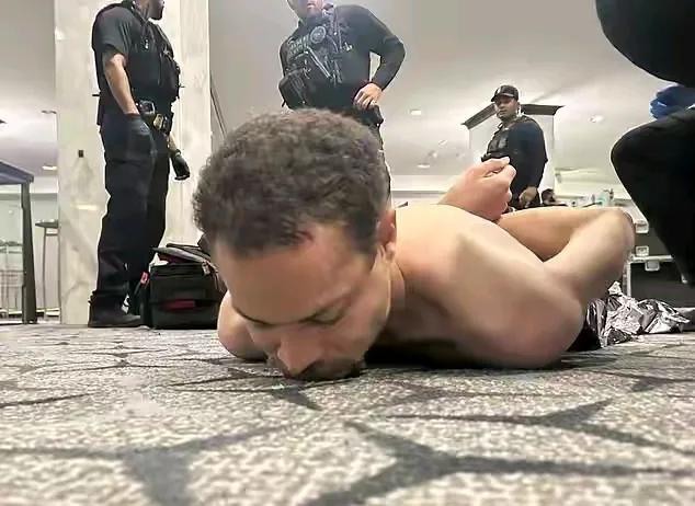华盛顿白宫记者晚宴枪击案

这起事件发生在华盛顿希尔顿酒店举行的白宫记者协会晚宴