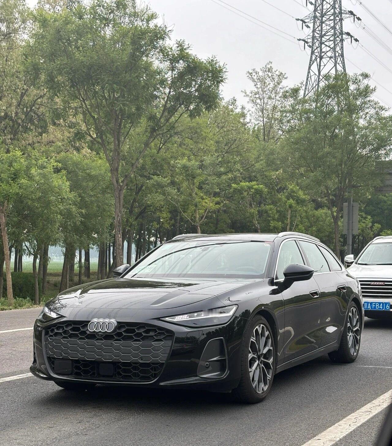 北京街头偶遇全新奥迪A6_Avant蓝牌无伪装测试车已经现身北京街头，全新第九代