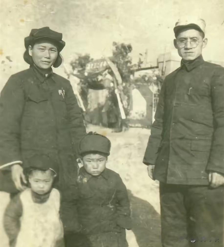 1937年，太原兵工厂的刘贵福，听说八路军打了胜仗，就带16个工友投奔八路军，谁