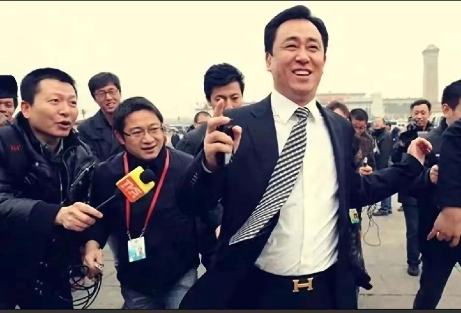 许家印是不是从一开始就计划好了：老大是留根富二代，老二是挡灾替罪羊，老婆拿钱跑路