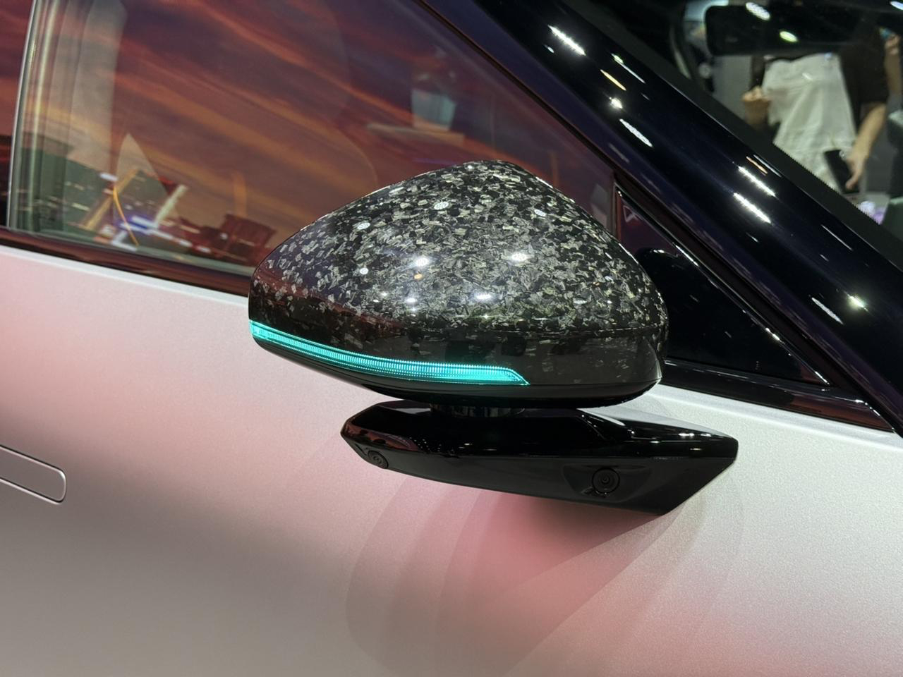 前几天群里在讨论最近的几台新车。AUDI的E5 Sportback在公布预售价的
