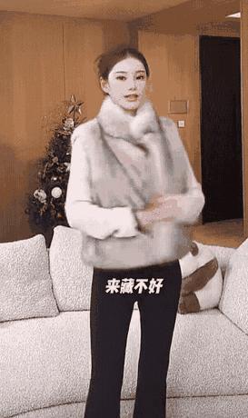 最好的婚姻剧本，是写成商业计划书。
他们的每一次矛盾公开撕扯，观看人数就暴增40