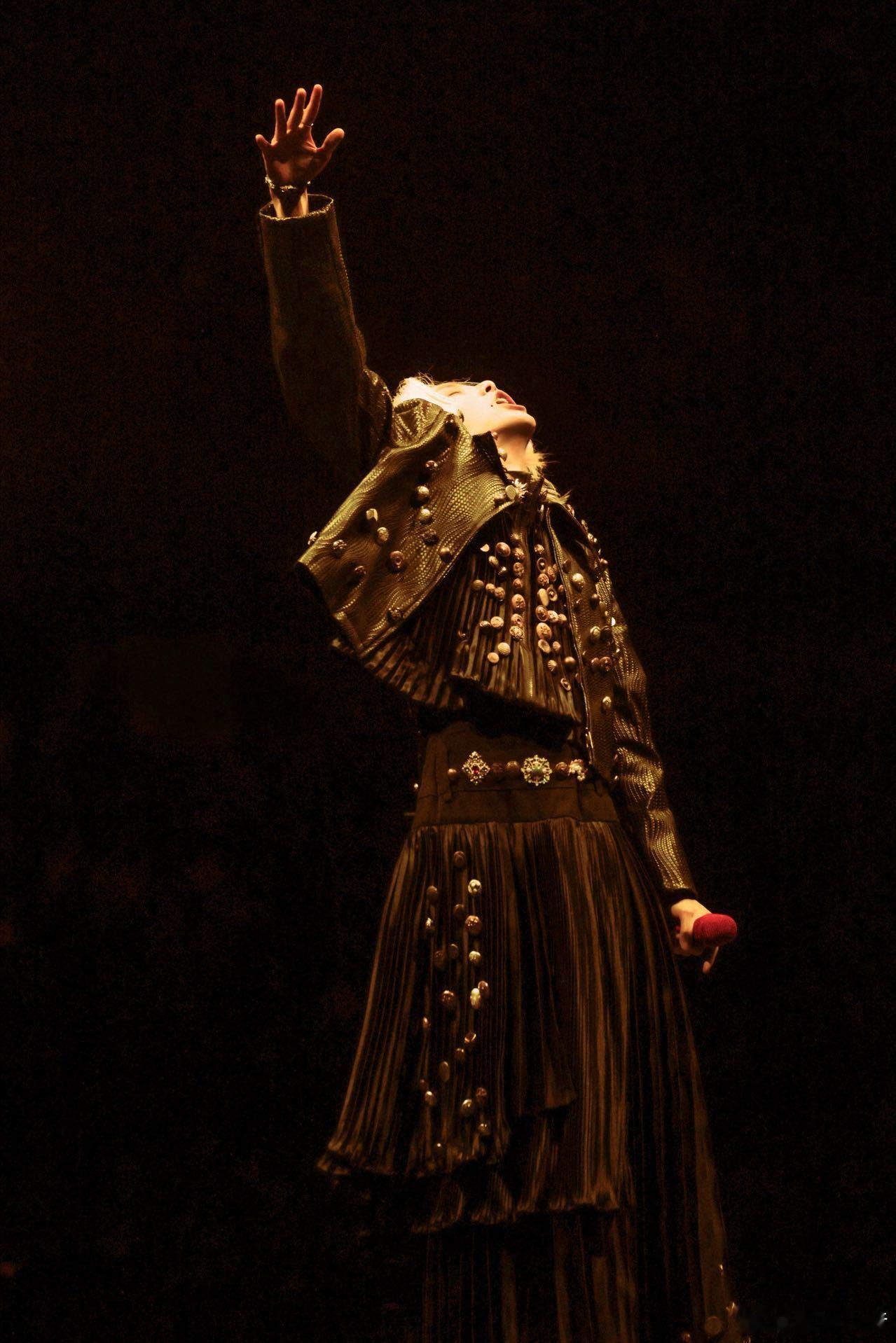 律师解读华晨宇演唱会选址争议 一场演唱会引发的讨论，最终指向一个命题：文旅发展与