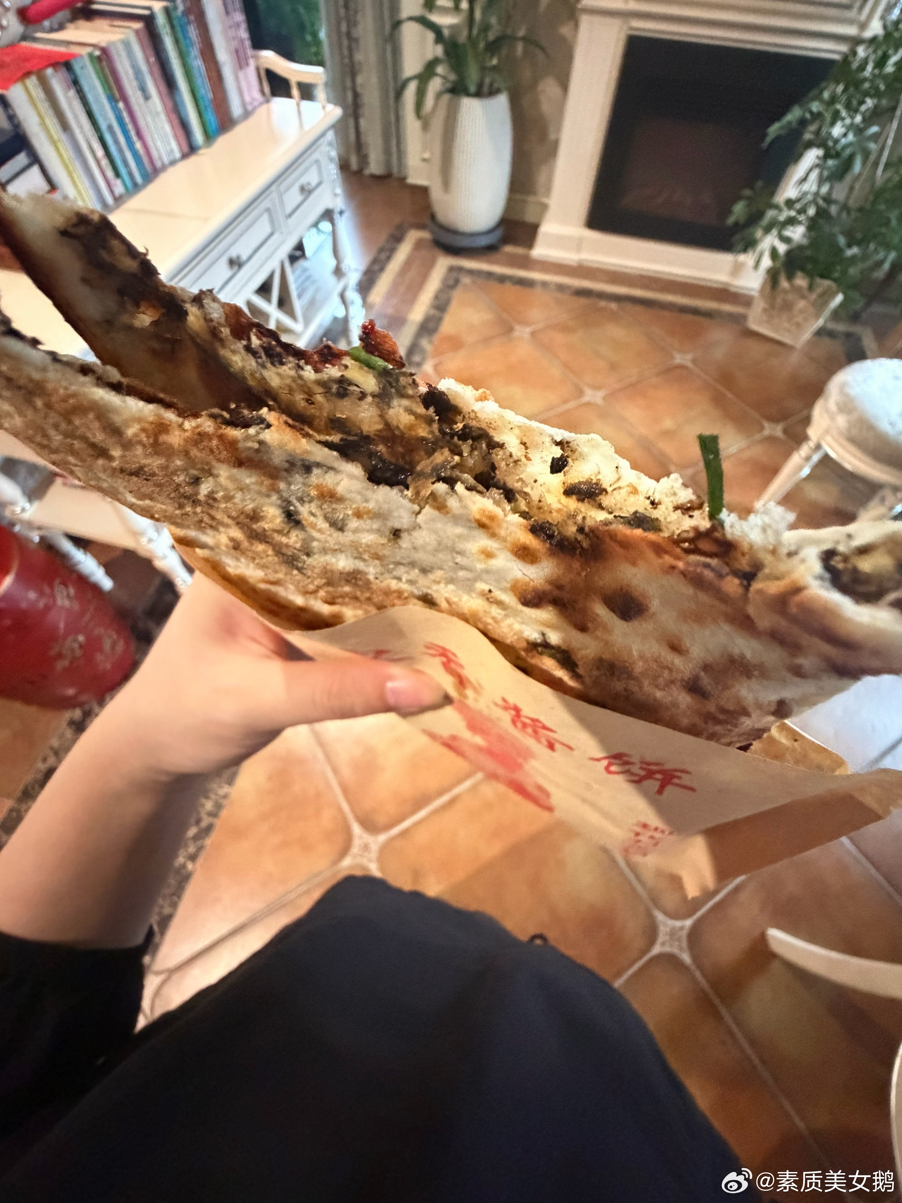 一回家就要买烤饼好吃得不得了呀 ​​​