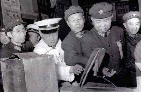 开国将军中的唯一：唯一享受元帅待遇的开国大将张云逸，唯一参加了抗美援朝和抗法援越