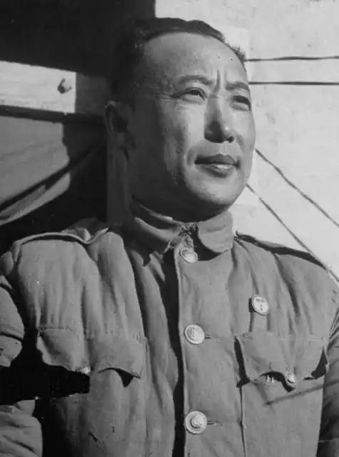 1953年，国民党将领李弥率领残军在缅甸站稳了脚跟，并且打败了缅甸政府军，在接受