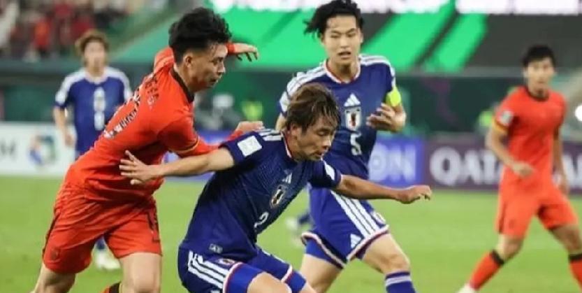 我当时愣了一下，看到比分手都停了，刷手机的手僵了一秒。
李昊那几次扑救，真的让我