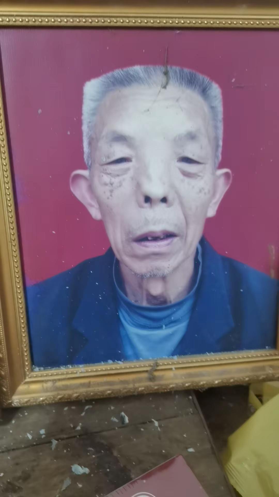 老人87岁，去了另外一个世界，十月初六出殡，