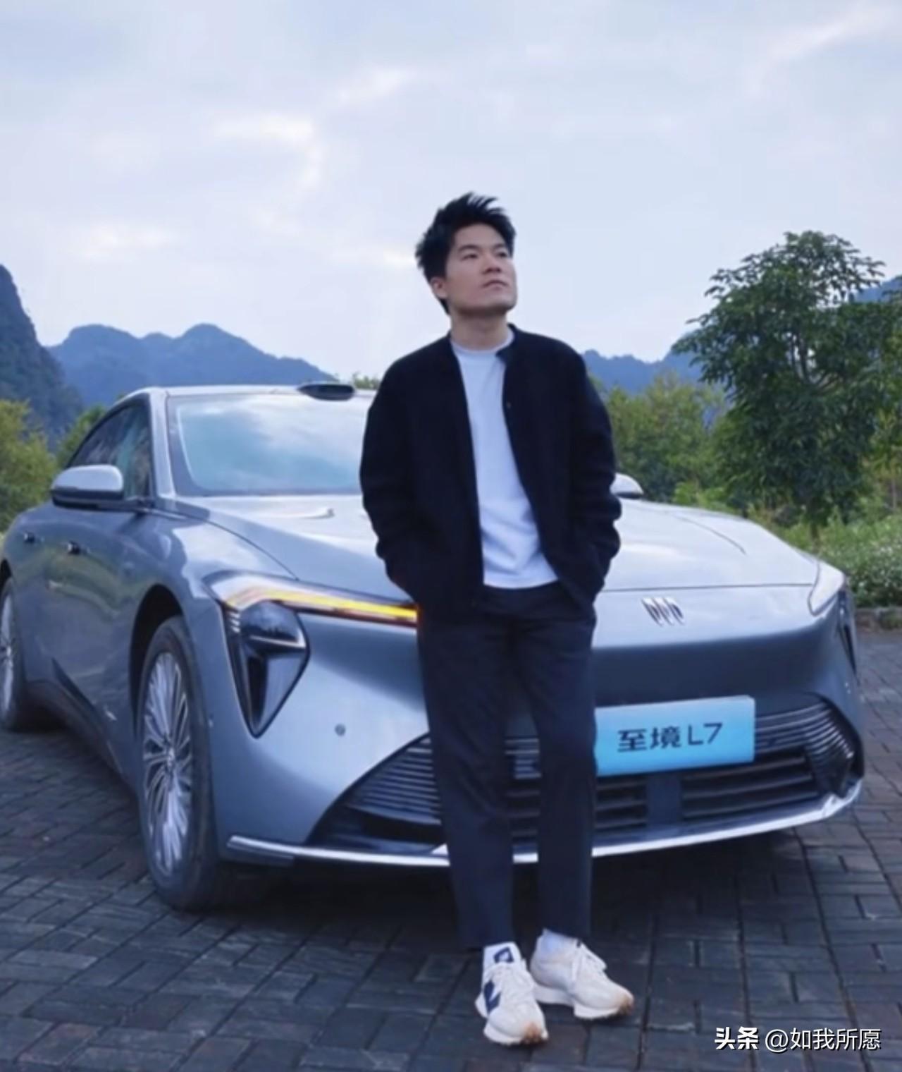 说实话，
那条视频我看了三遍。
第一遍看风景，祖国的大好河山是真美；

第二遍看