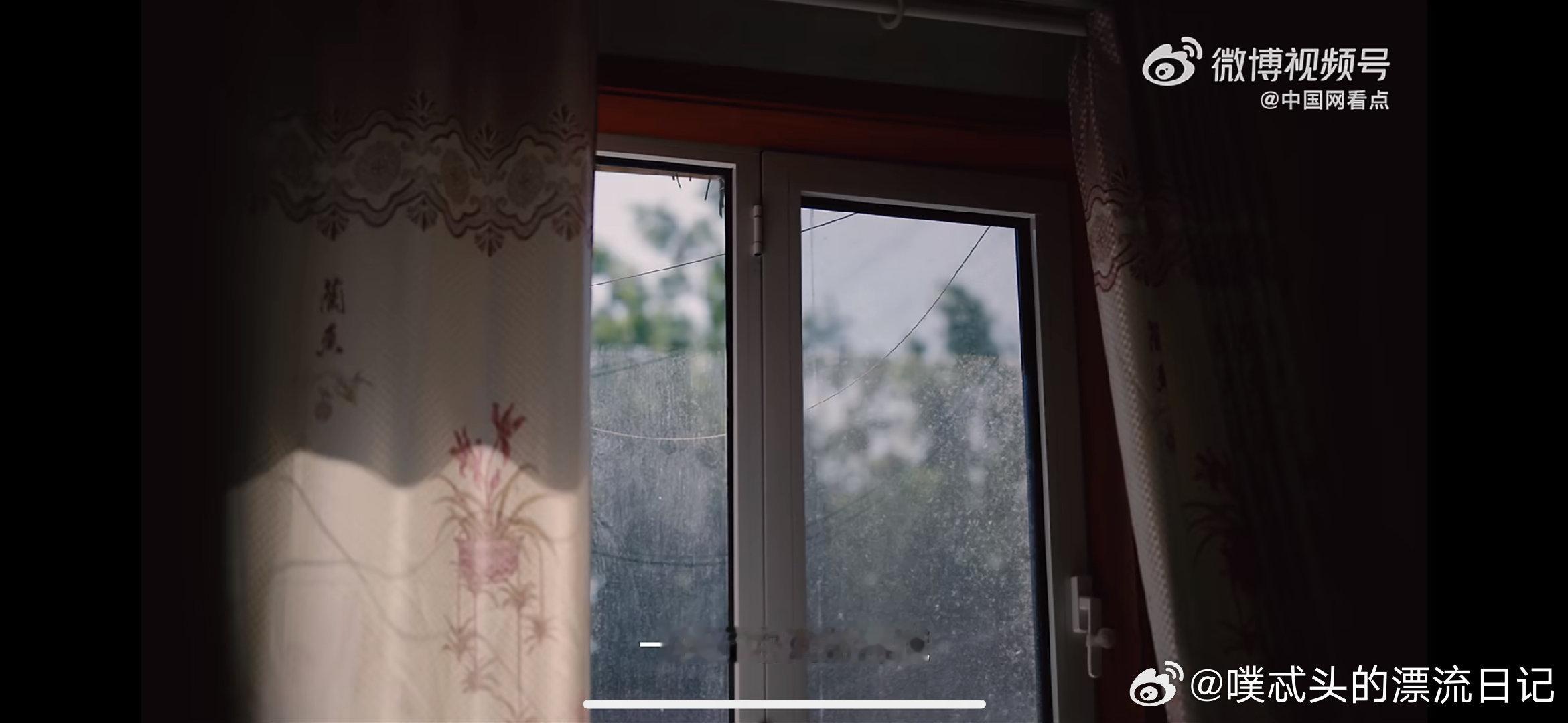 女儿花8年为母亲做一条纸尿裤两位女性接力让失能老人体面老去源于生活难处，归于暖心