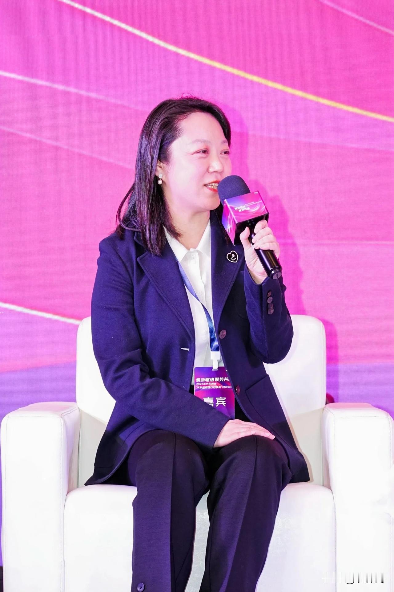 汽车如今已经是很平常的代步工具了，不说是家家都有汽车，说十家找八家有汽车不为过吧