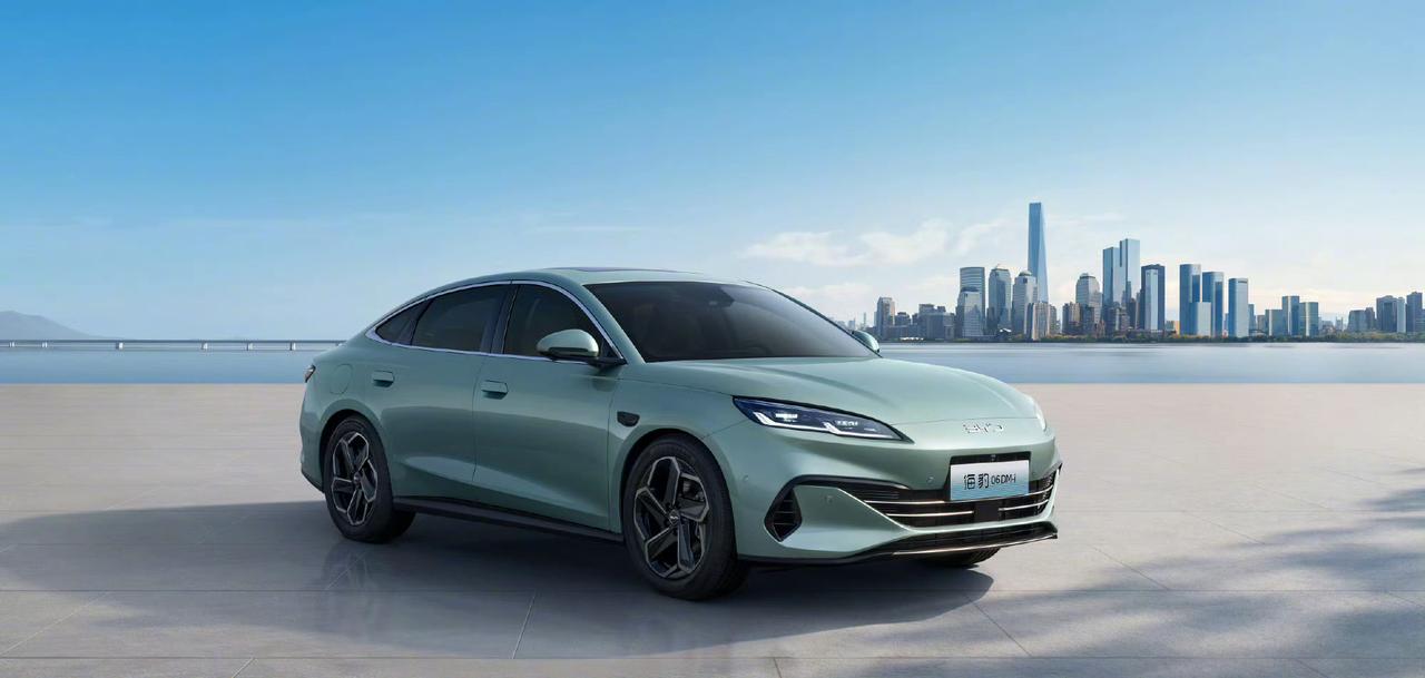 国家插混新规落地后，市场对长续航、低能耗的需求愈发迫切，而比亚迪2026开年的这