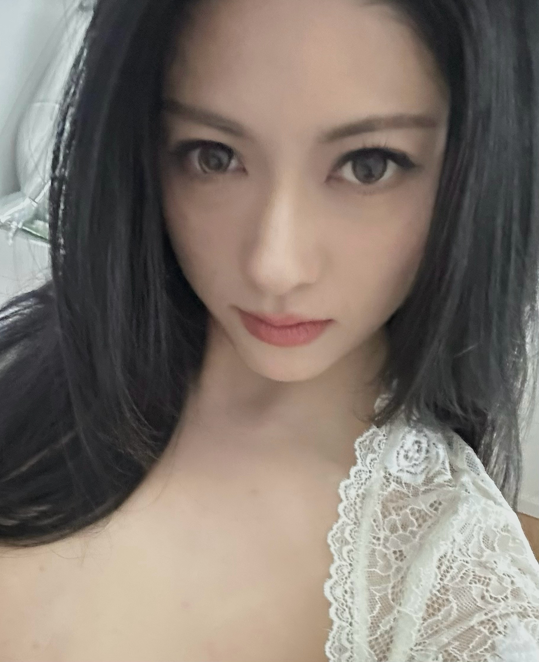 👩🏻❤️💋👨🏻今日妆容穿搭随拍