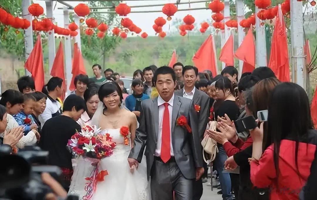 农村光棍调查揭底：不抽不赌的老实孩子，咋就成了相亲上的透明人
 
春节返乡跟村里