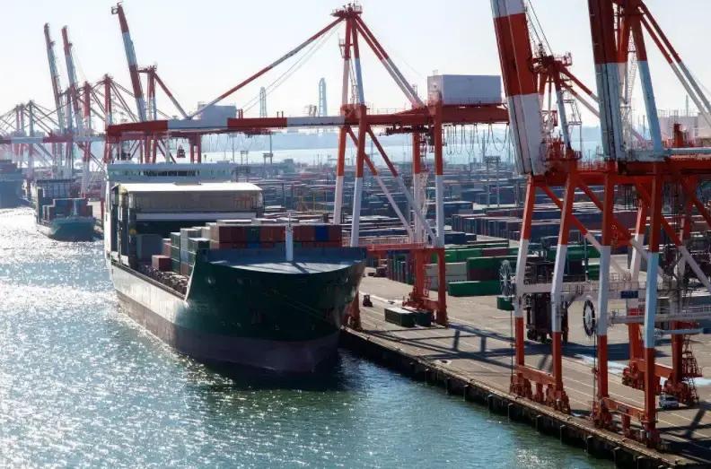 果不其然。
 
日本政府代表在北京的公开场合突然宣布了“立场未变”的表述。
 