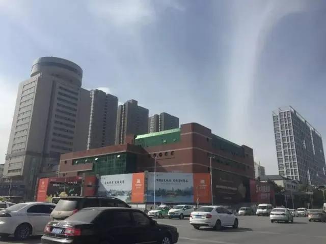 我就发一张图片，你猜猜这是咸阳的什么地方？什么楼？几十年来，这里到底经历了什么？