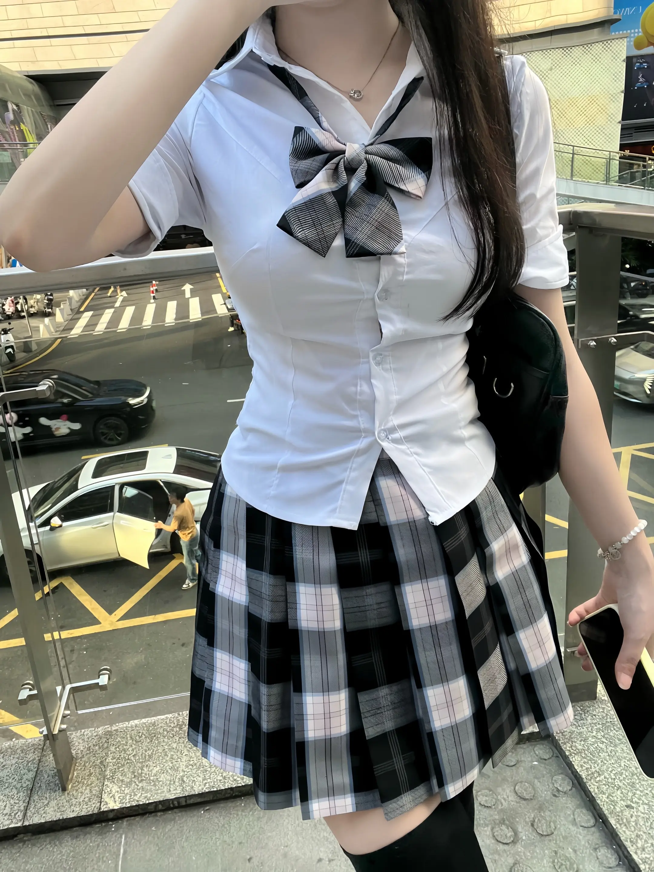 事事常不能与之共情，三观不同皆如夏虫语冰