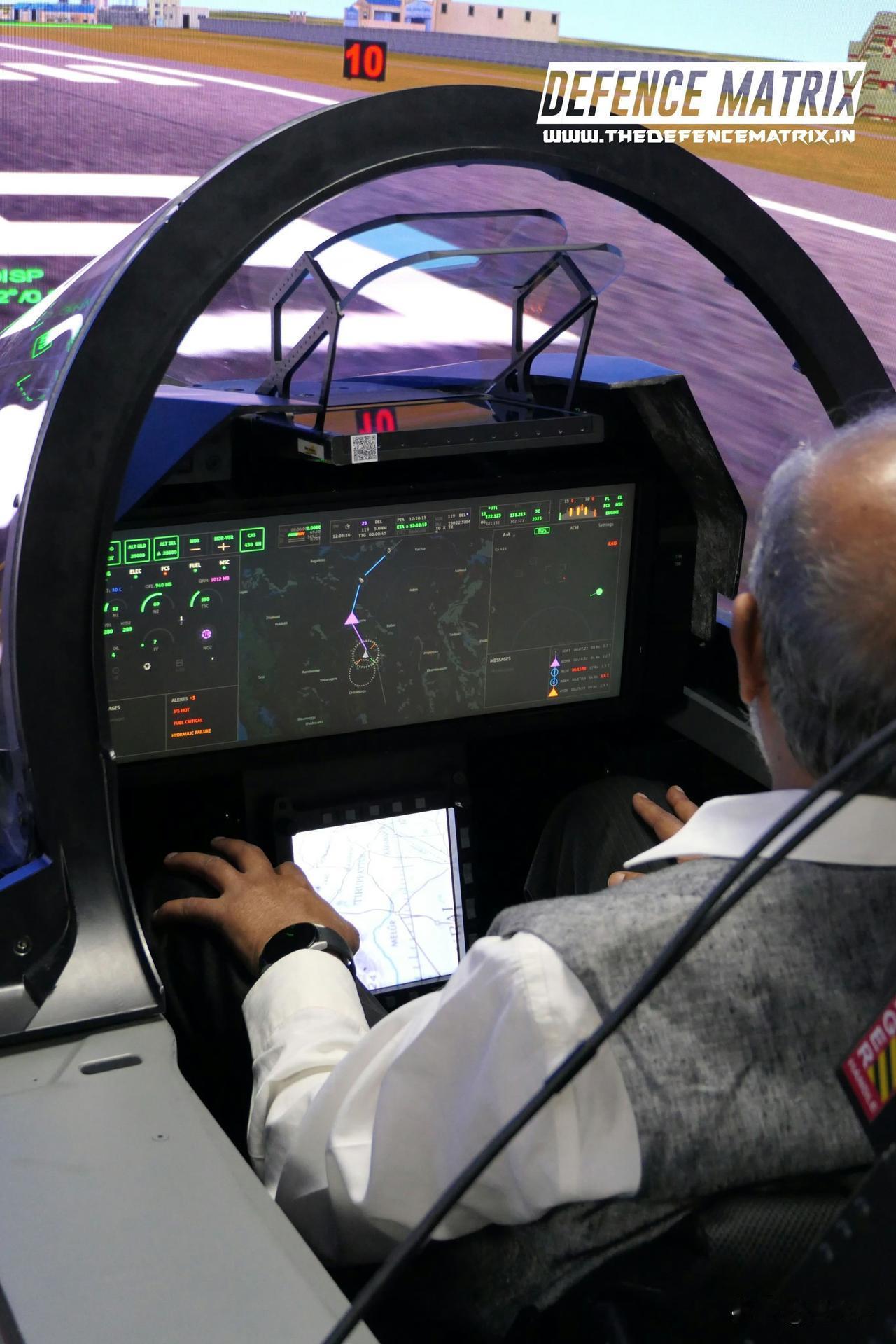 印度“光辉”战斗机升级版MK2型的驾驶舱什么水平？

他们自称这是“五代机水平的