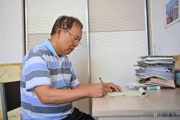 老师们，别再想着退休后出去挣大钱了！退休后多活几年就是赚的。这钱，真的是挣不完的