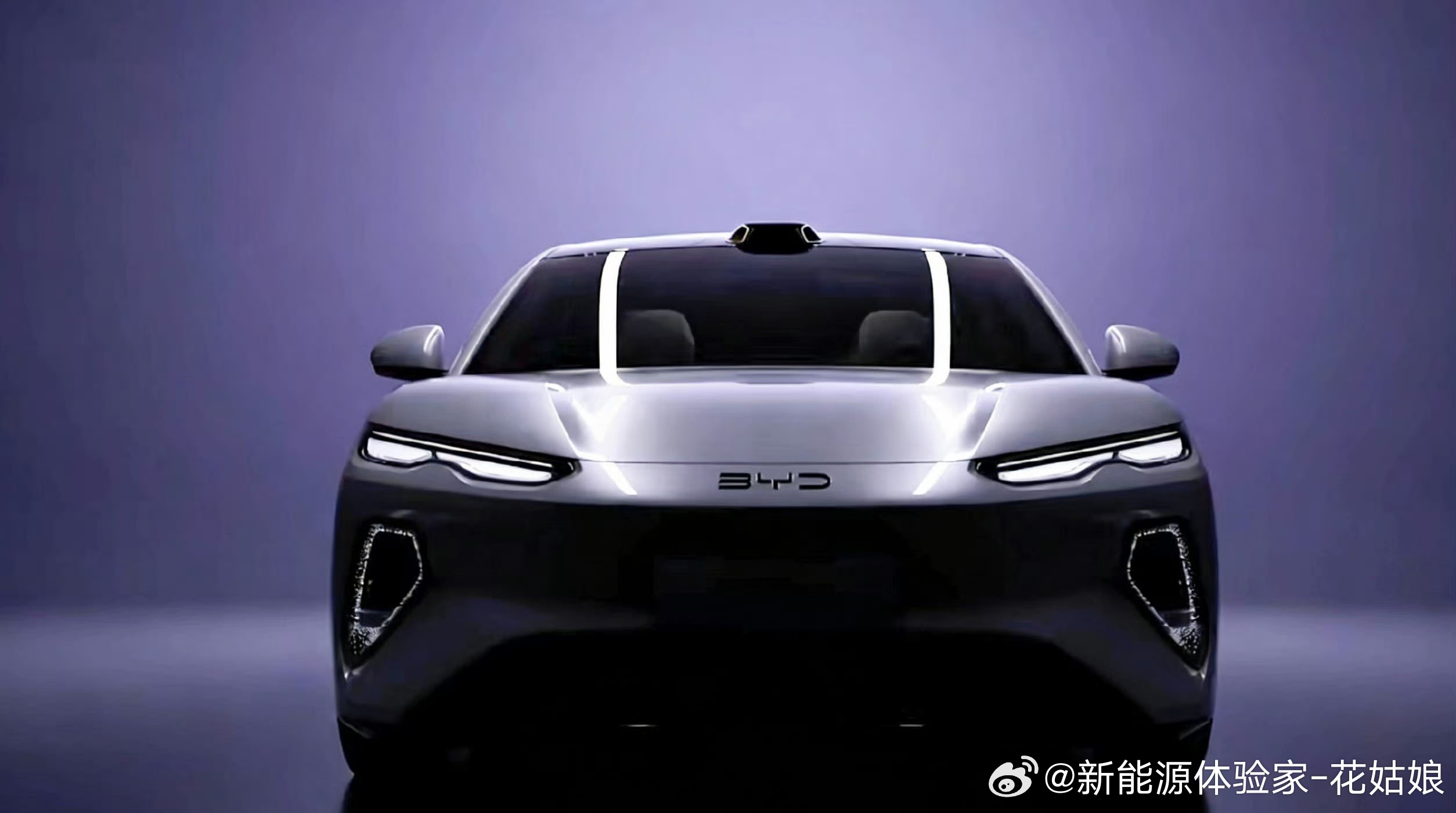 海豹08的尾灯如何？有辨识度和自己的设计语言，贯穿式灯带像海浪一样蜿蜒起伏，和前