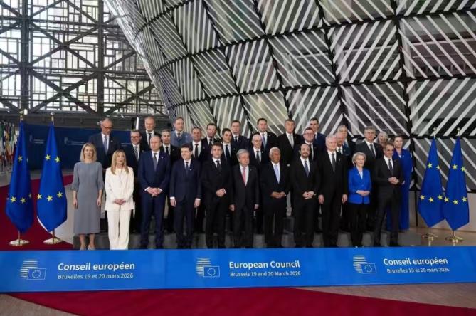 泽连斯基终于吞下了自己酿下的“恶果”。欧盟未通过900亿欧元援乌贷款。原本泽连斯