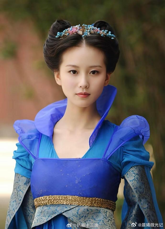 刘诗诗感谢复刻龙葵头冠网友刘诗诗收到龙葵头冠梦回仙剑三双向的热爱最动人！网友复刻