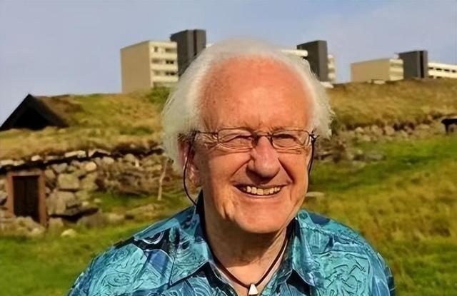 40年前，他预言苏联十年后必亡，20年后他再次预言，美国必然会在2025年年走向