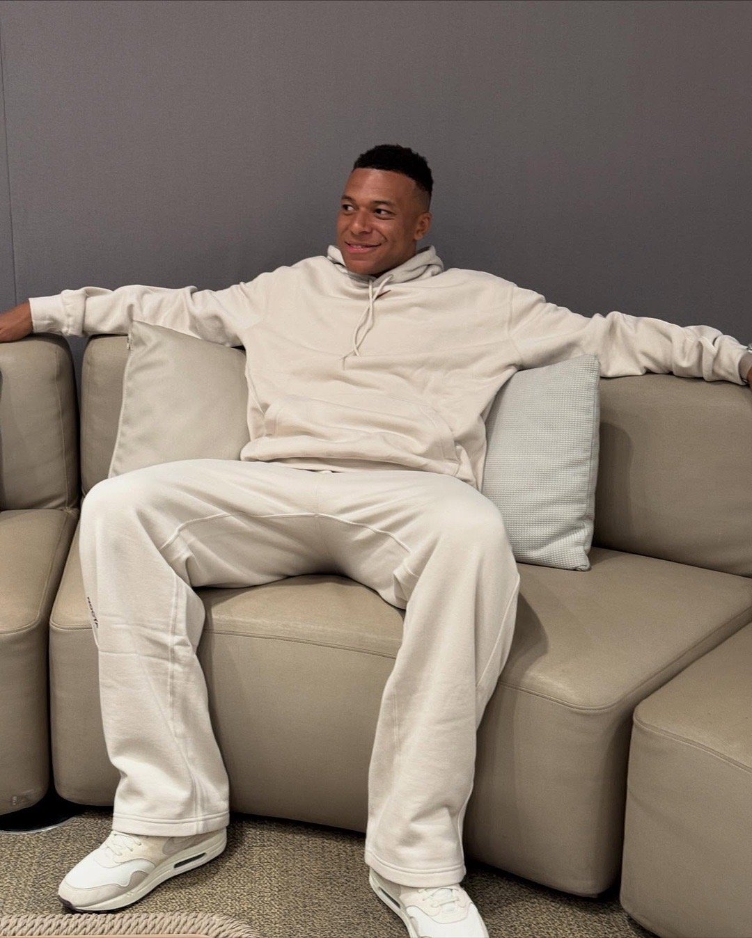 IG 更新：Chillin’ 🎭又来跟大家分享生活了😁