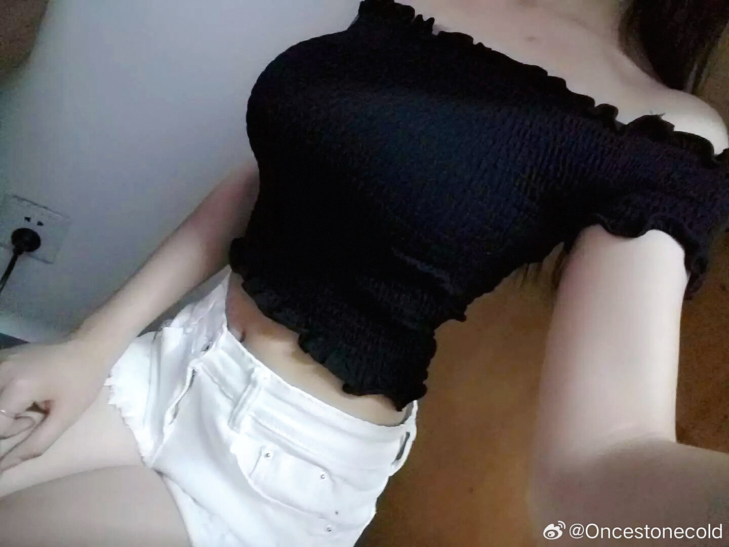 曾经拥有万中挑一的身材，这是每每回看照片，心里最大的痛。85斤的体重，腰围穿xs