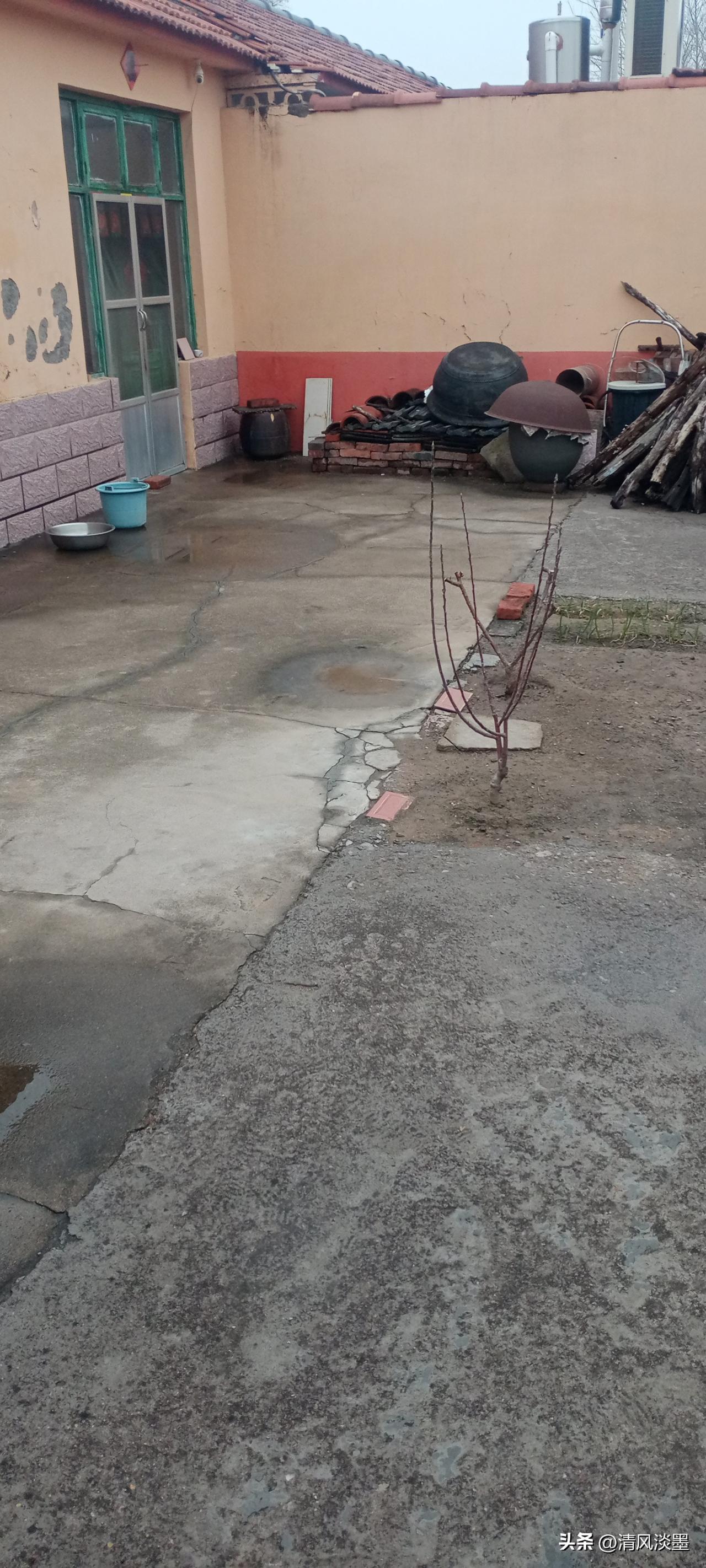 今天是大年十四了，依然是呆在老家的一天，从昨天白天开始，就淅淅沥沥的下雨，一直下