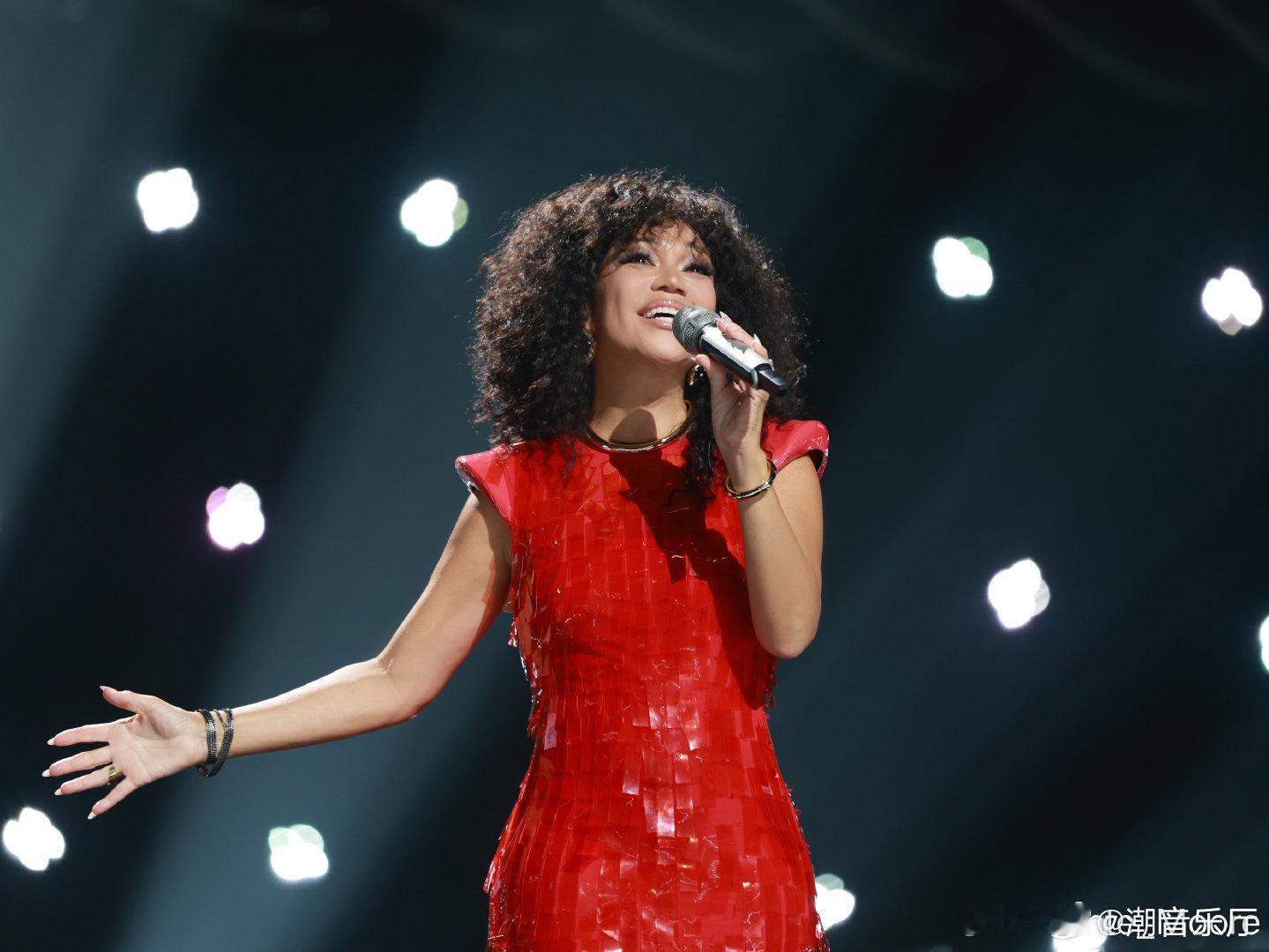 香缇莫加盟声生不息华流季 声生不息华流季因她而燃！香缇莫用极致嗓音，打破文化边界