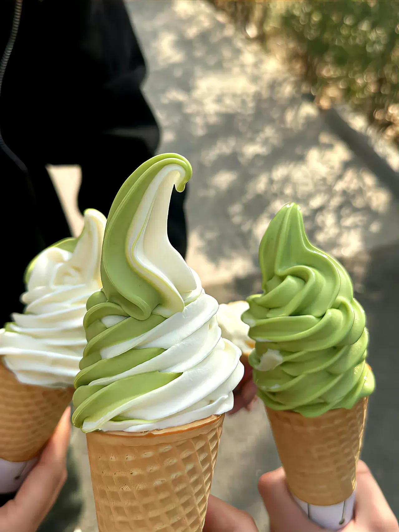 人间什么东西是最珍贵的?真善美。
不管你在何种环境里，人性应该本善，但其实都是本