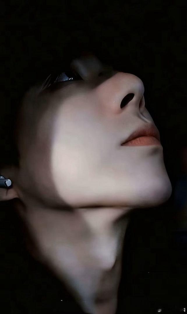 平凡的日子借一点光-摩登兄弟 平凡的日子借一点光我的点评：刘宇宁新歌平凡的日子借