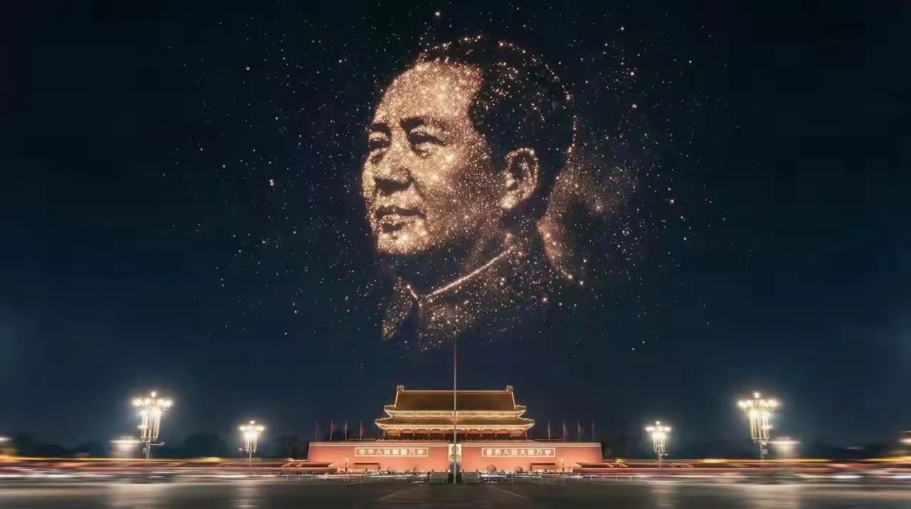 他分明还在那里，注视着这个世界。