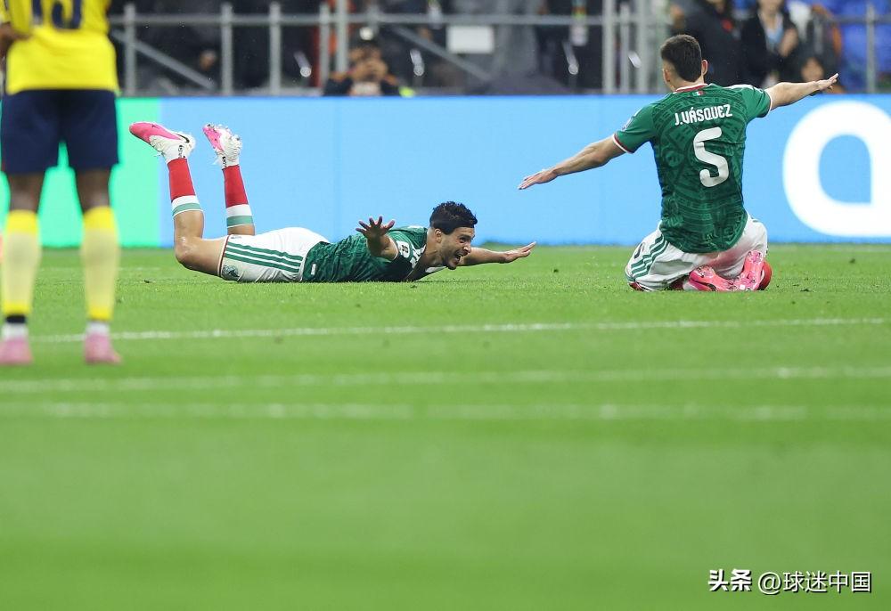 墨西哥2-0击败厄瓜多尔顺利晋级16强，收获四战全胜零失球的完美战绩，但这场胜利
